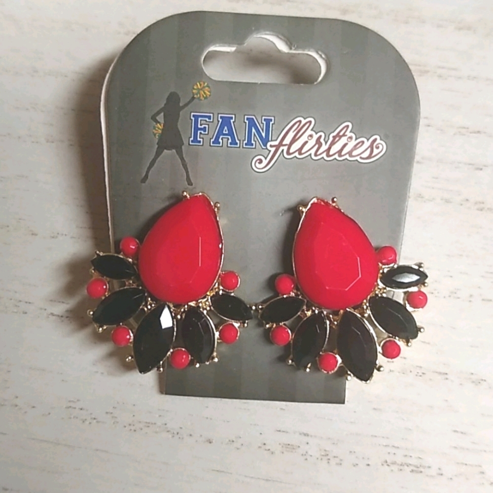 😻 3 For $15 Red & Black Waterdrop Gem Studs